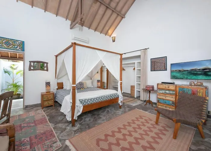 Gorgeous Balinese Designed 3 Bed Villa, Pick! Seminyak (Bali)